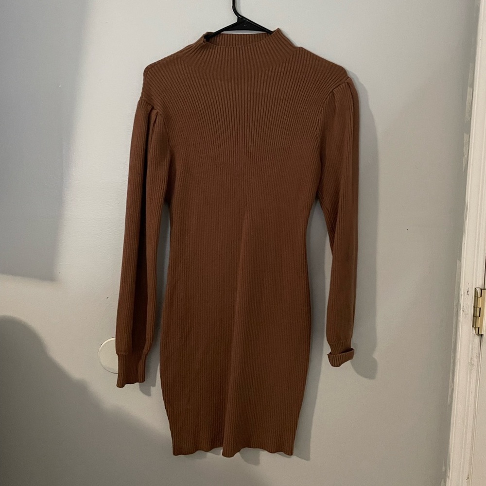 Dress - Picture 2 of 4